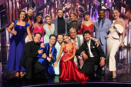 (BACK ROW) ALYSON HANNIGAN, ARTEM CHIGVINTSEV, CHARITY LAWSON, ARIANA MADIX, DEREK HOUGH, CARRIE ANN INABA, XOCHITL GOMEZ, ALFONSO RIBEIRO, JULIANNE HOUGH
(FRONT ROW) JASON MRAZ, SASHA FARBER, PASHA PASHKOV, DANIELLA KARAGACH, BRUNO TONIOLI, VAL CHMERKOVSKY