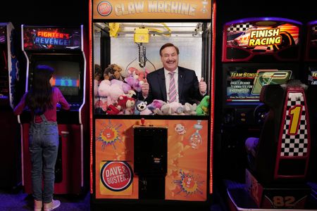 MIKE LINDELL