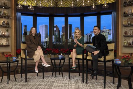 KIERA KNIGHTLEY, KELLY RIPA, MARK CONSUELOS