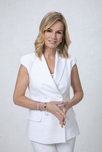 DR. JENNIFER ASHTON 