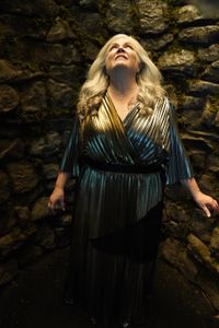 PAULA PELL