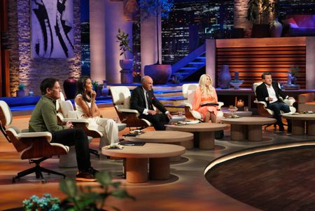 MARK CUBAN, EMMA GREDE, KEVIN O'LEARY, LORI GREINER, ROBERT HERJAVEC