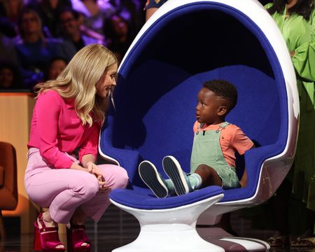 KELLY RIPA, ELLIS