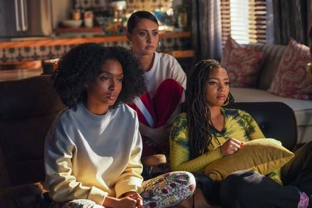 YARA SHAHIDI, FRANCIA RAISA, CHLOE BAILEY