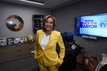ROBIN ROBERTS