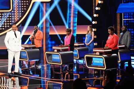 STEVE HARVEY, RON FUNCHES, KAREN, CHRISTINA, JOSALYN, ALEX