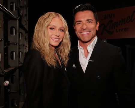 KELLY RIPA, MARK CONSUELOS
