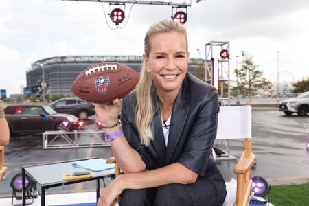  DR. JENNIFER ASHTON 