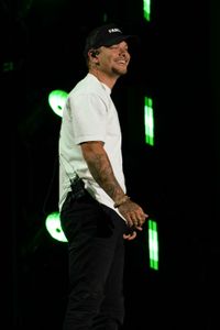 KANE BROWN