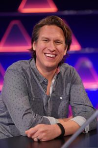 PETE HOLMES