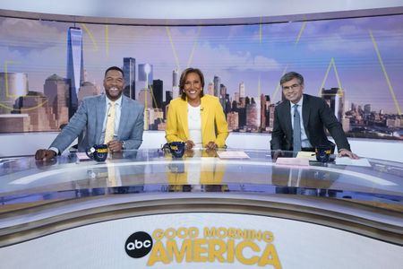 MICHAEL STRAHAN, ROBIN ROBERTS, GEORGE STEPHANOPOULOS