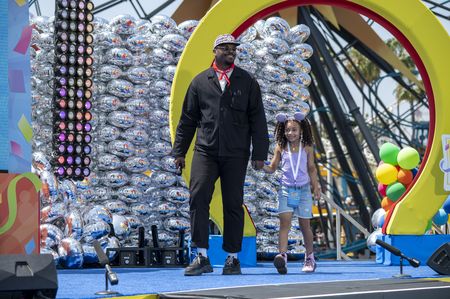 MARTELLUS BENNETT, JETT BENNETT