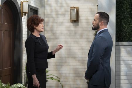 CAROLYN HENNESY