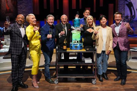 DAYMOND JOHN, BARBARA CORCORAN, CLAY NEWBILL (EXECUTIVE PRODUCER), KEVIN O'LEARY, MARK CUBAN, LORI GREINER, YUN LINGNER (EXECUTIVE PRODUCER), ROBERT HERJAVEC