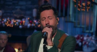 Old Dominion – “What Christmas Means to Me”