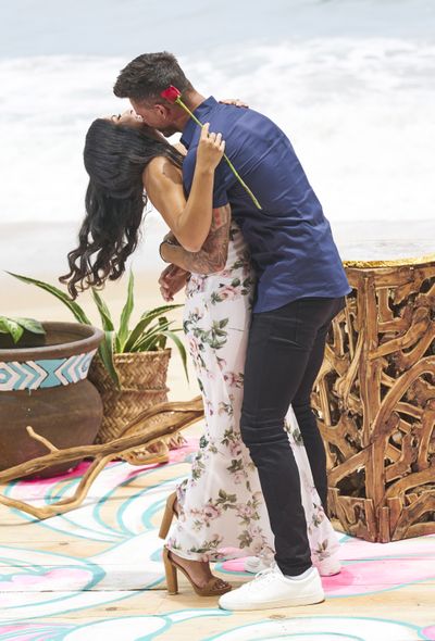 bachelorinparadise - Kenny Braasch & Mari Pepin-Solis - Bachelor in Paradise 7 - Discussion 157100_1983-400x0