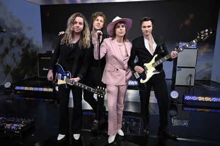 THE STRUTS