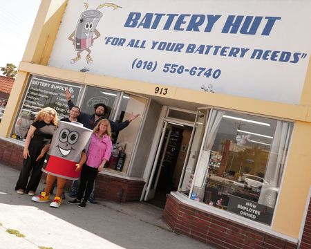 “BATTERY HUT” CADE CUNNINGHAM