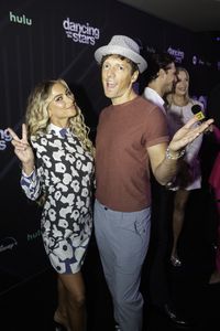 JASON MRAZ, DANIELLA KARAGACH