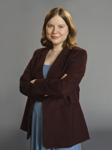 ADRIANA HARMEYER