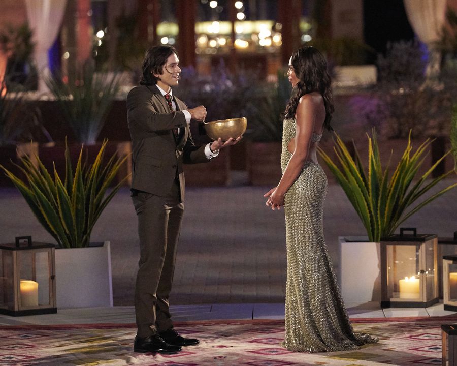 Bachelorette 18 - Michelle Young - Oct 19 - Discussion - *Sleuthing Spoilers*  157142_7204-900x0