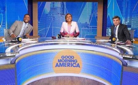MICHAEL STRAHAN, ROBIN ROBERTS, GEORGE STEPHANOPOULOS