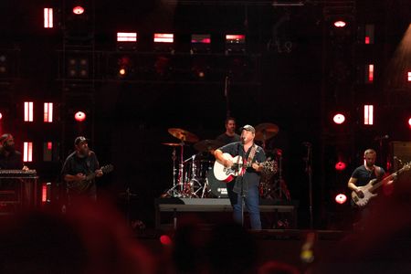 LUKE COMBS