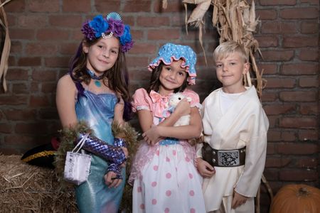GRACE SCAROLA, SCARLETT SPEARS, VIRON WEAVER