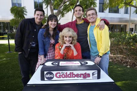 SAM LERNER, HAYLEY ORRANTIA, WENDI MCLENDON-COVEY, TROY GENTILE, SEAN GIAMBRONE