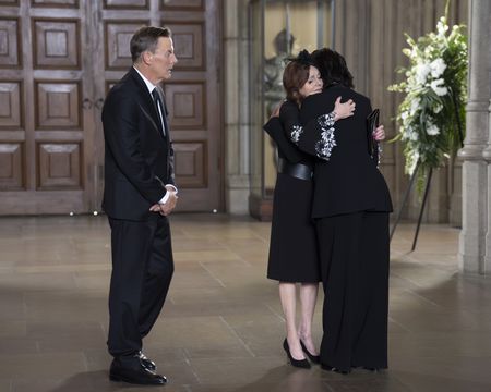 SEAN O'BRYAN, LESLEY ANN WARREN
