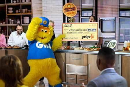 CHRIS REDD, CAROLINE RHEA, MICHAEL VIGNOLASAM CHAMPION, SAM CHAMPION, DENNIS ARAKELIAN, RAY, LEO KRKUTI, ROBIN ROBERTS, MICHAEL STRAHAN