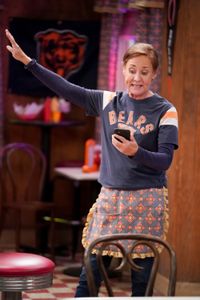 LAURIE METCALF