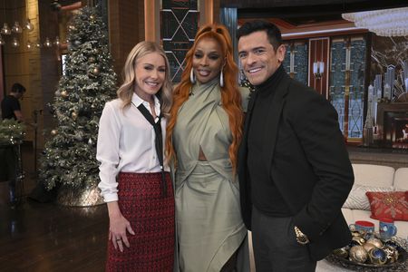 KELLY RIPA, MARY J. BLIGE, MARK CONSUELOS
