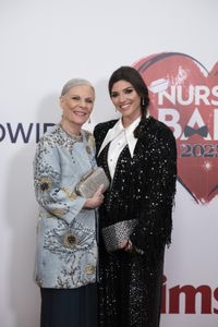 JANE ELLIOT, AMANDA SETTON