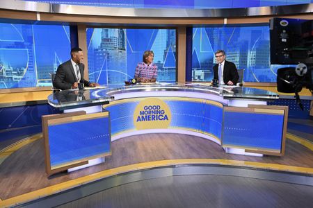 MICHAEL STRAHAN, ROBIN ROBERTS, GEORGE STEPHANOPOULOS