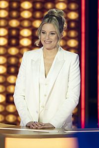 ELIZABETH BANKS