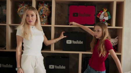 ANNA, NASTYA