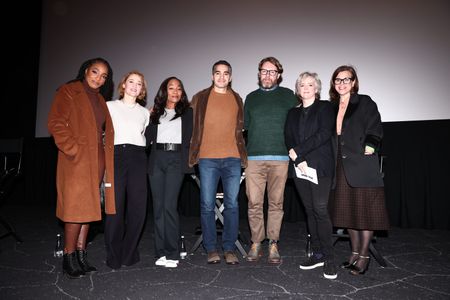 IANTHA RICHARDSON, ERIKA CHRISTENSEN, SONJA SOHN, RAMÓN RODRÍGUEZ, DANIEL THOMSEN (EXECUTIVE PRODUCER), KARIN SLAUGHTER (MODERATOR), LIZ HELDENS (EXECUTIVE PRODUCER)