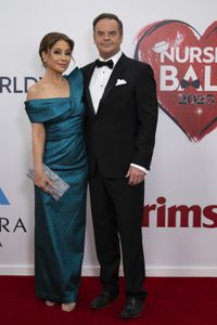 LISA LOCICERO, WALLY KURTH
