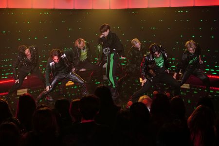 STRAY KIDS