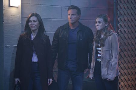 FINOLA HUGHES, STEVE BURTON, SCARLETT FERNANDEZ