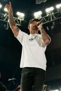 KANE BROWN