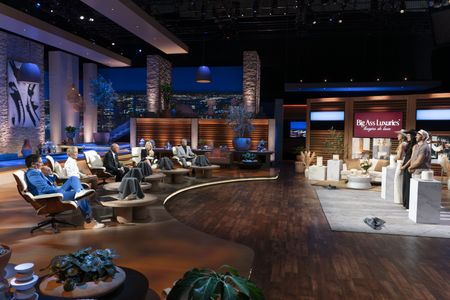 MARK CUBAN, BARBARA CORCORAN, KEVIN O'LEARY, LORI GREINER, DAYMOND JOHN, KELSEY SALDIVAR HARRIS, CHLOE MERVINE, TRENT MERVINE