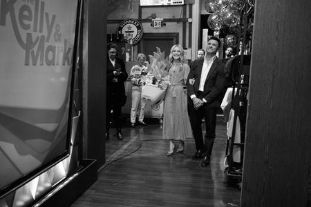 KELLY RIPA, MARK CONSUELOS 