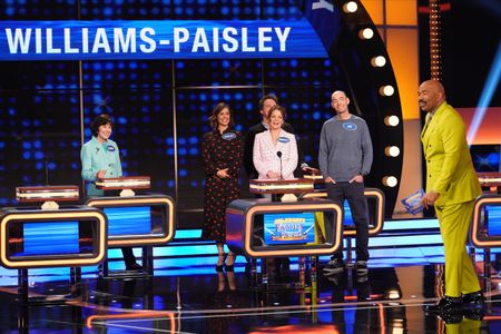 SANDY PAISLEY, ASHLEY WILLIAMS, NEAL DODSON, KIMBERLY WILLIAMS-PAISLEY, JAY WILLIAMS, STEVE HARVEY