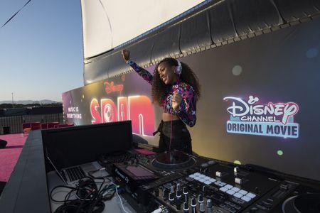 GIRLS MAKE BEATS DJ