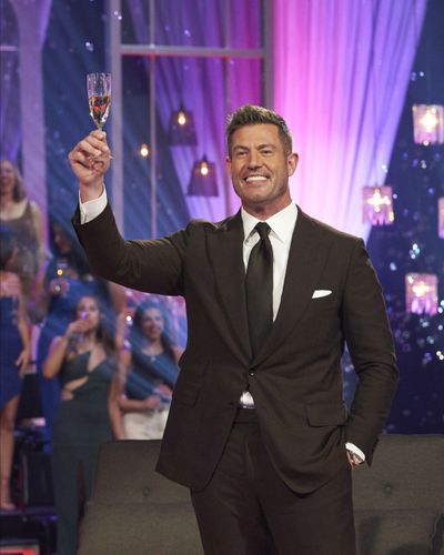 bachelornation - Bachelorette 19 - Gabby Windey - Rachel Recchia - Aug 29 (Men Tell All) - *Sleuthing Spoilers* - Page 3 164929_4576-400x0