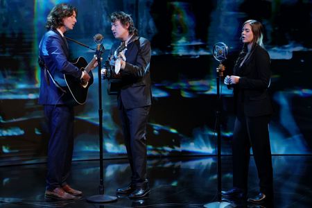 THE MILK CARTON KIDS, VERA SOLA