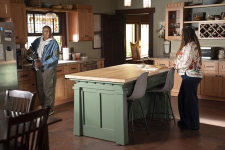 AISHA HINDS, TRACIE THOMS