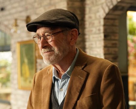 MARTIN MULL